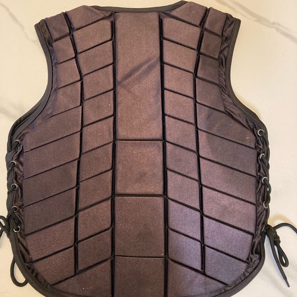 Chan’s Equestrianism Safety Vest - Picture 5 of 8